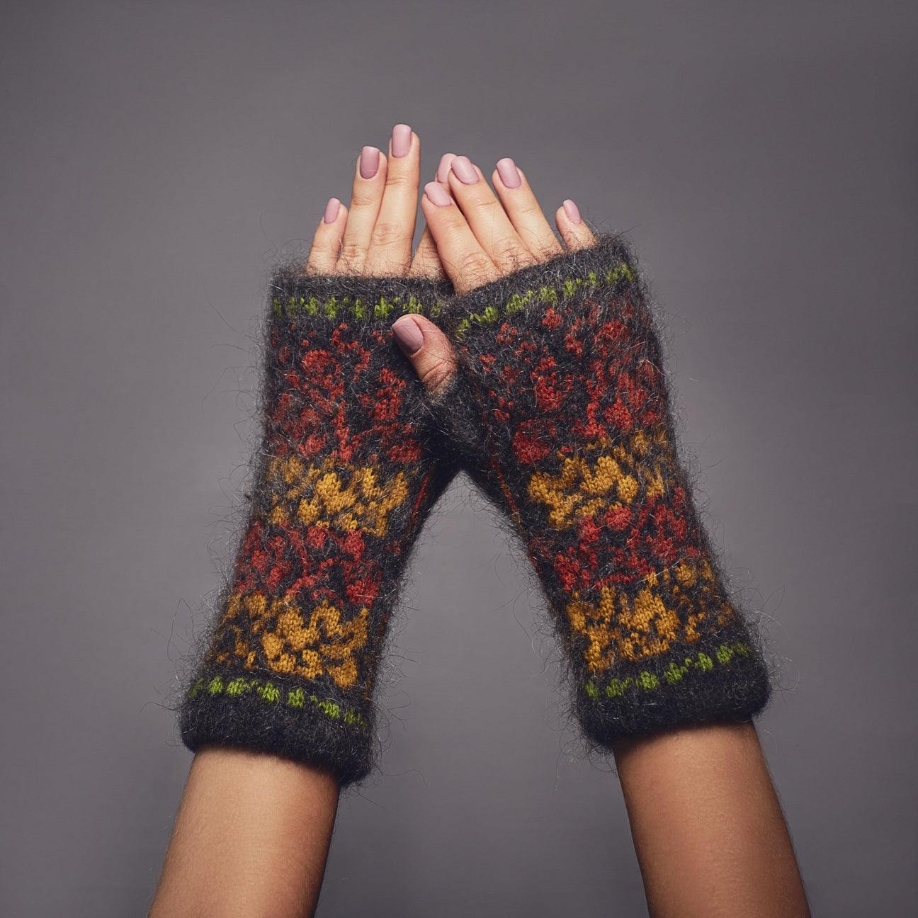Autumn Acorns | Heavy Goat Wool | Fingerless Gloves