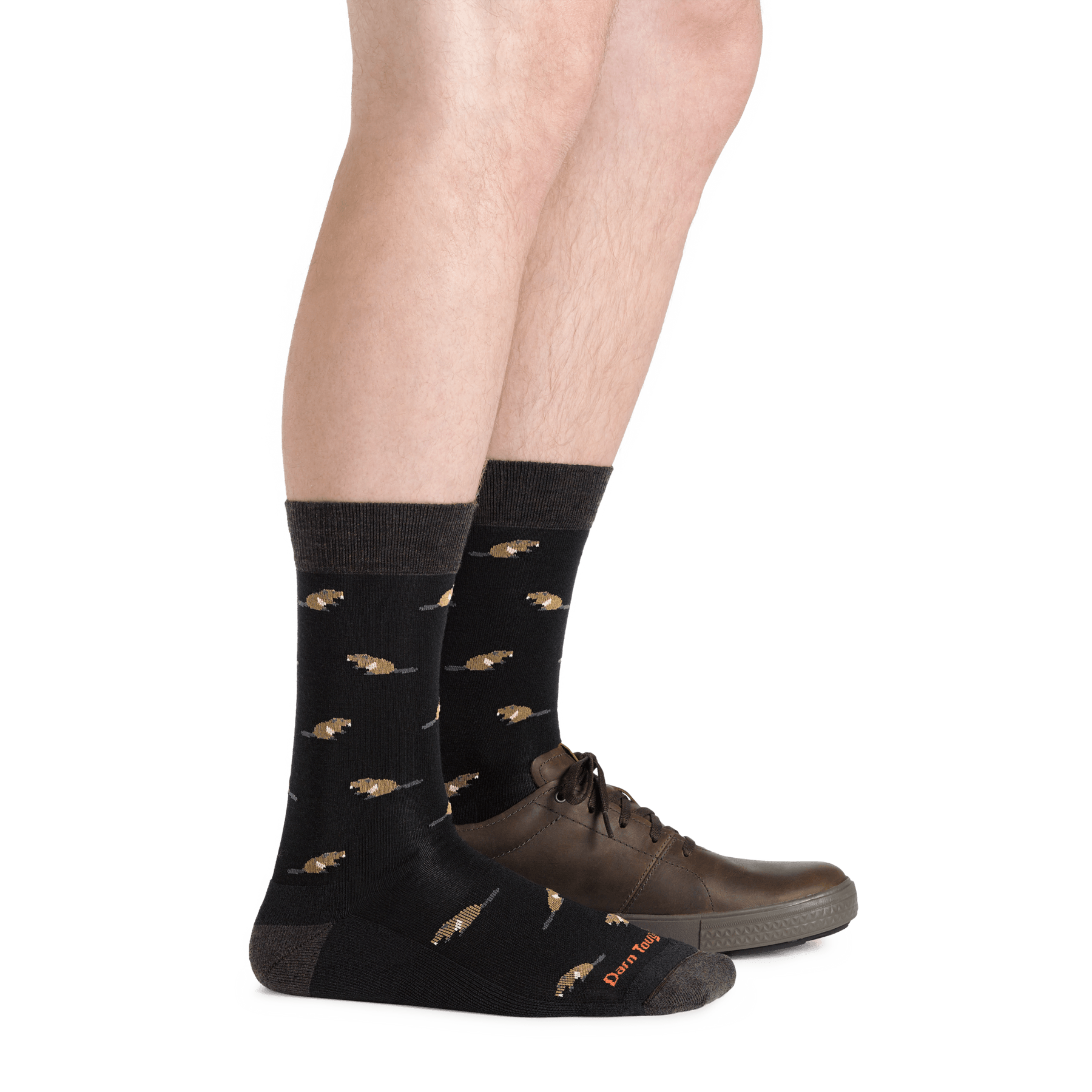  Darn Tough Vermont Men's Sawtooth Crew Lightweight Lifestyle  Sock (Style 6107) - Black, Medium : Clothing, Shoes & Jewelry